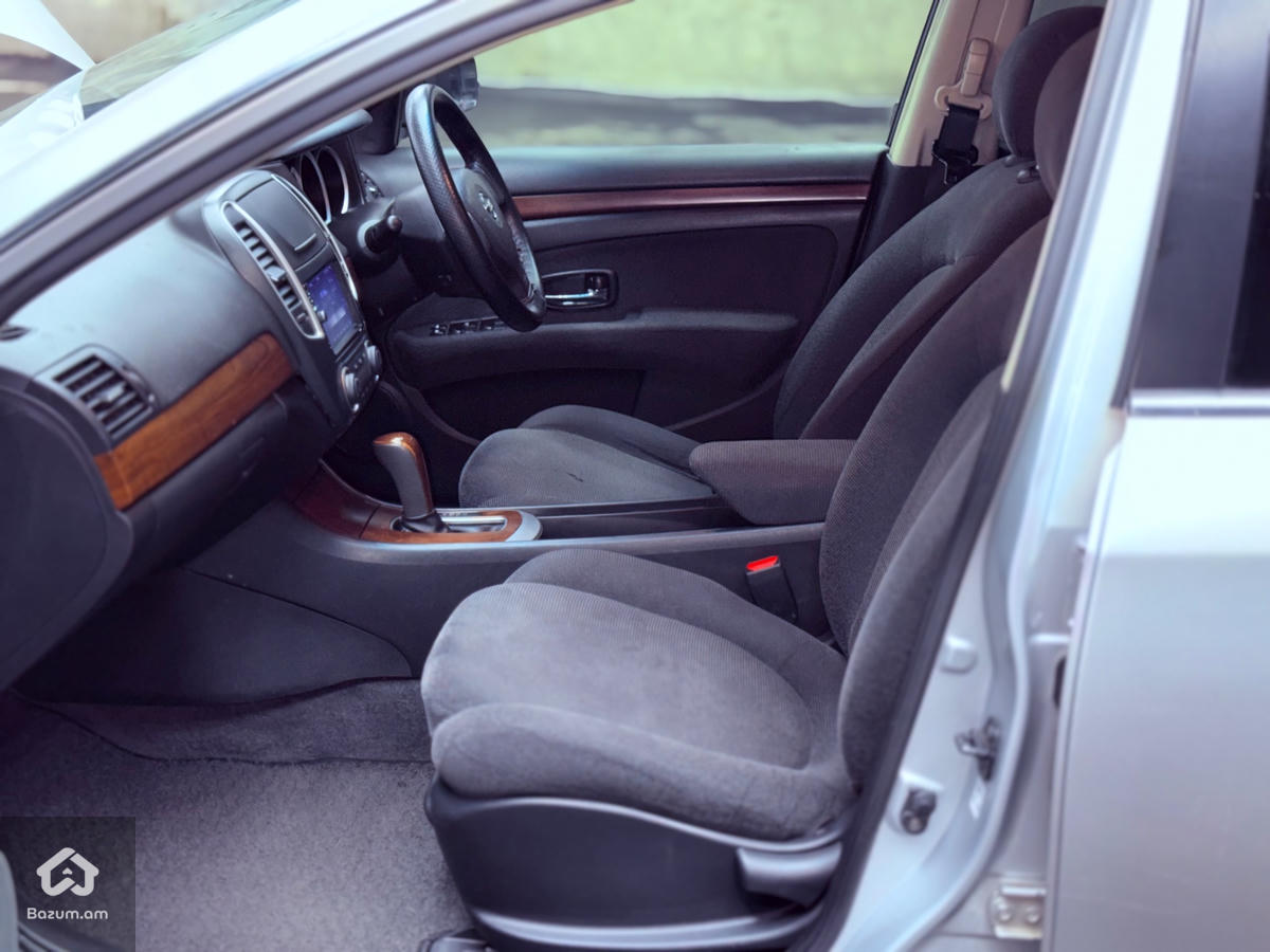 Nissan Bluebird  - image 11