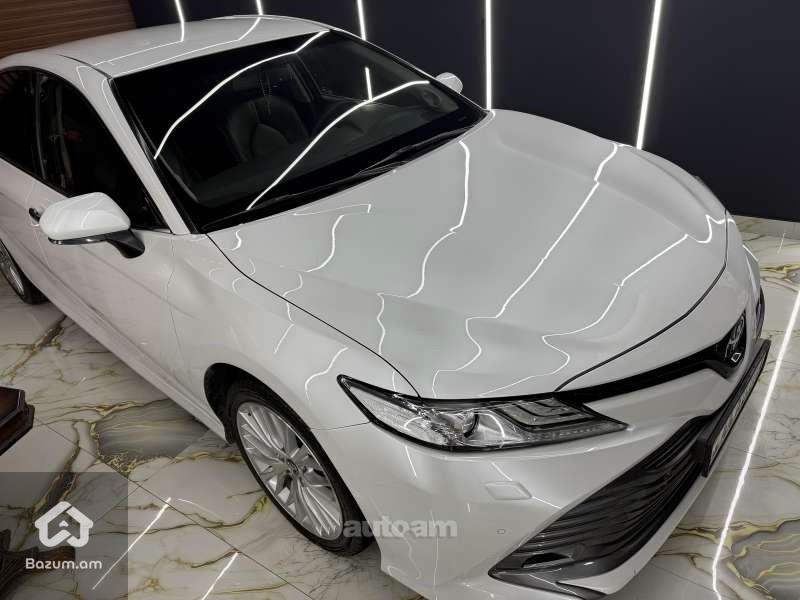 Toyota Camry 2019 - image 2