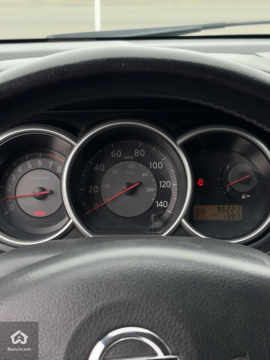 Nissan Versa 2008 - image 11