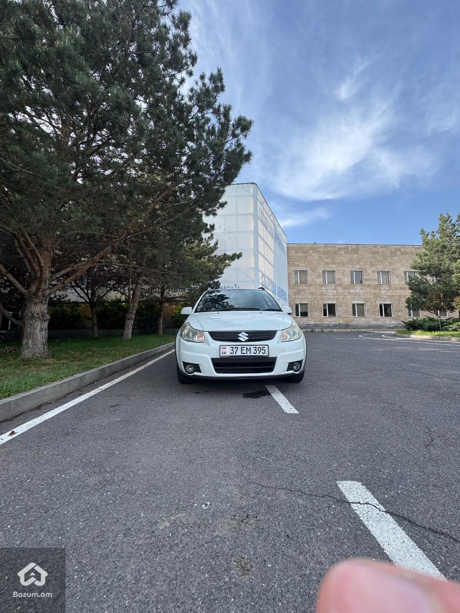 Suzuki SX4 - image 2