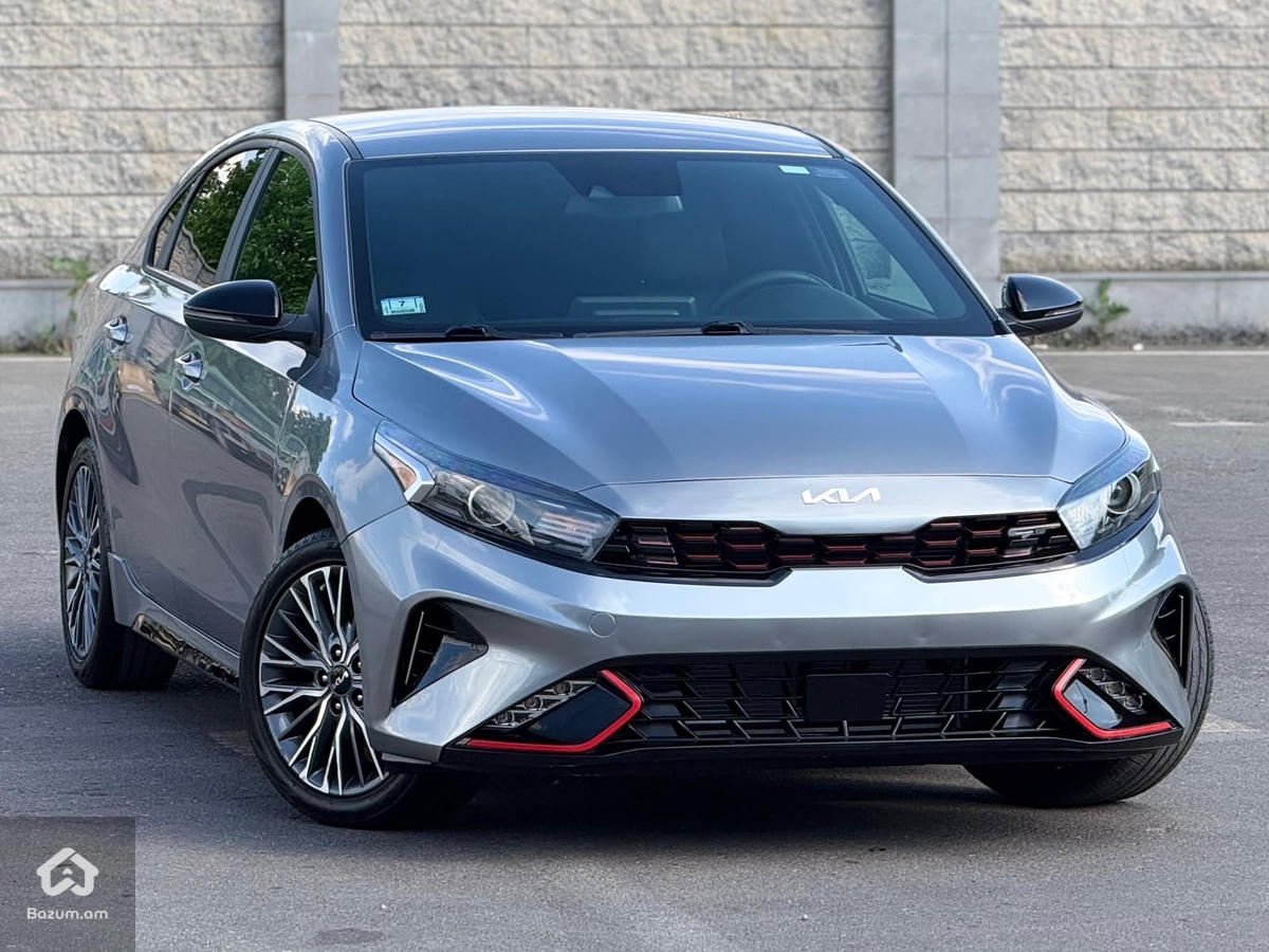 kia Forte - image 23