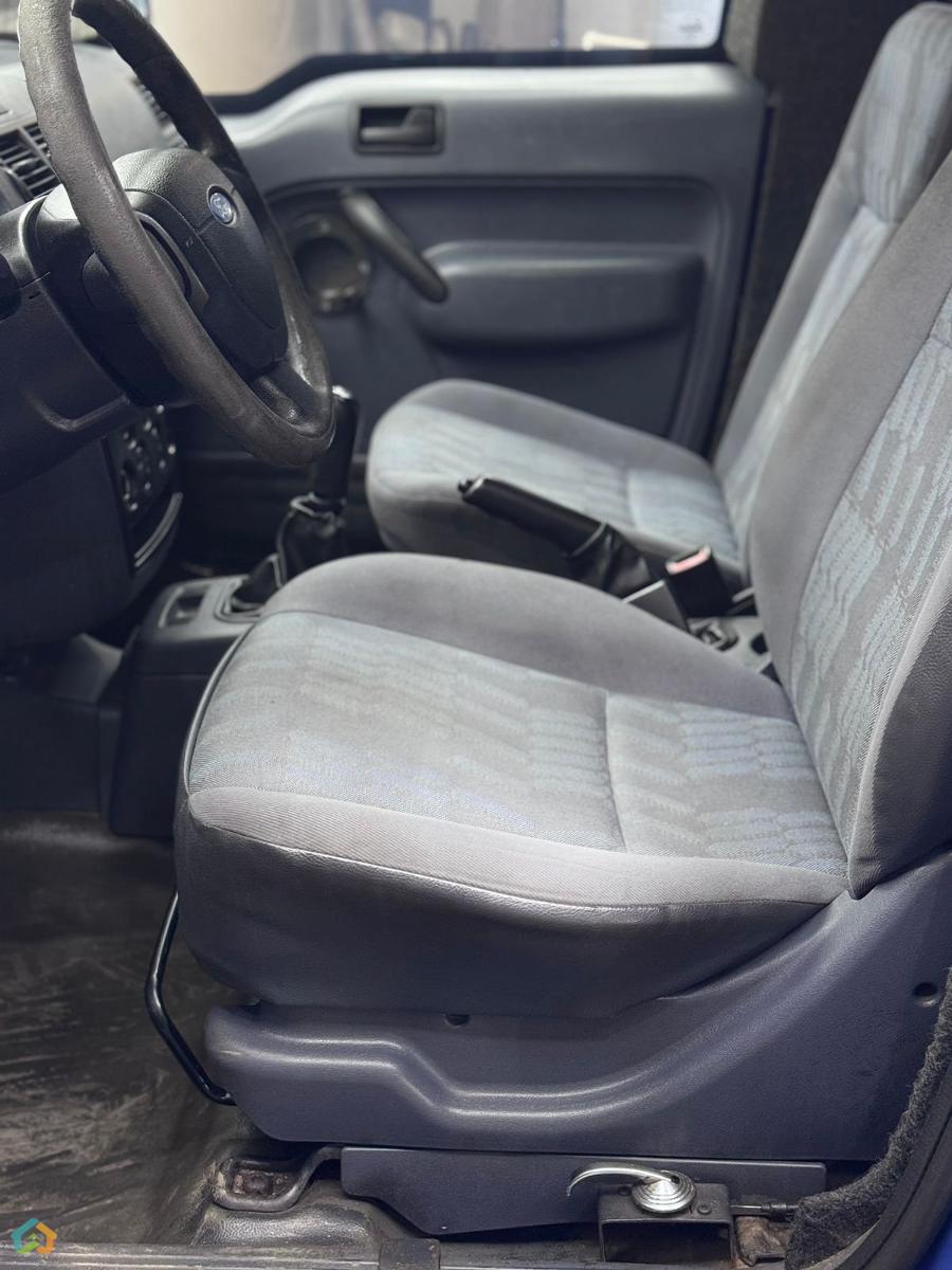 Ford Transit Connect - image 6