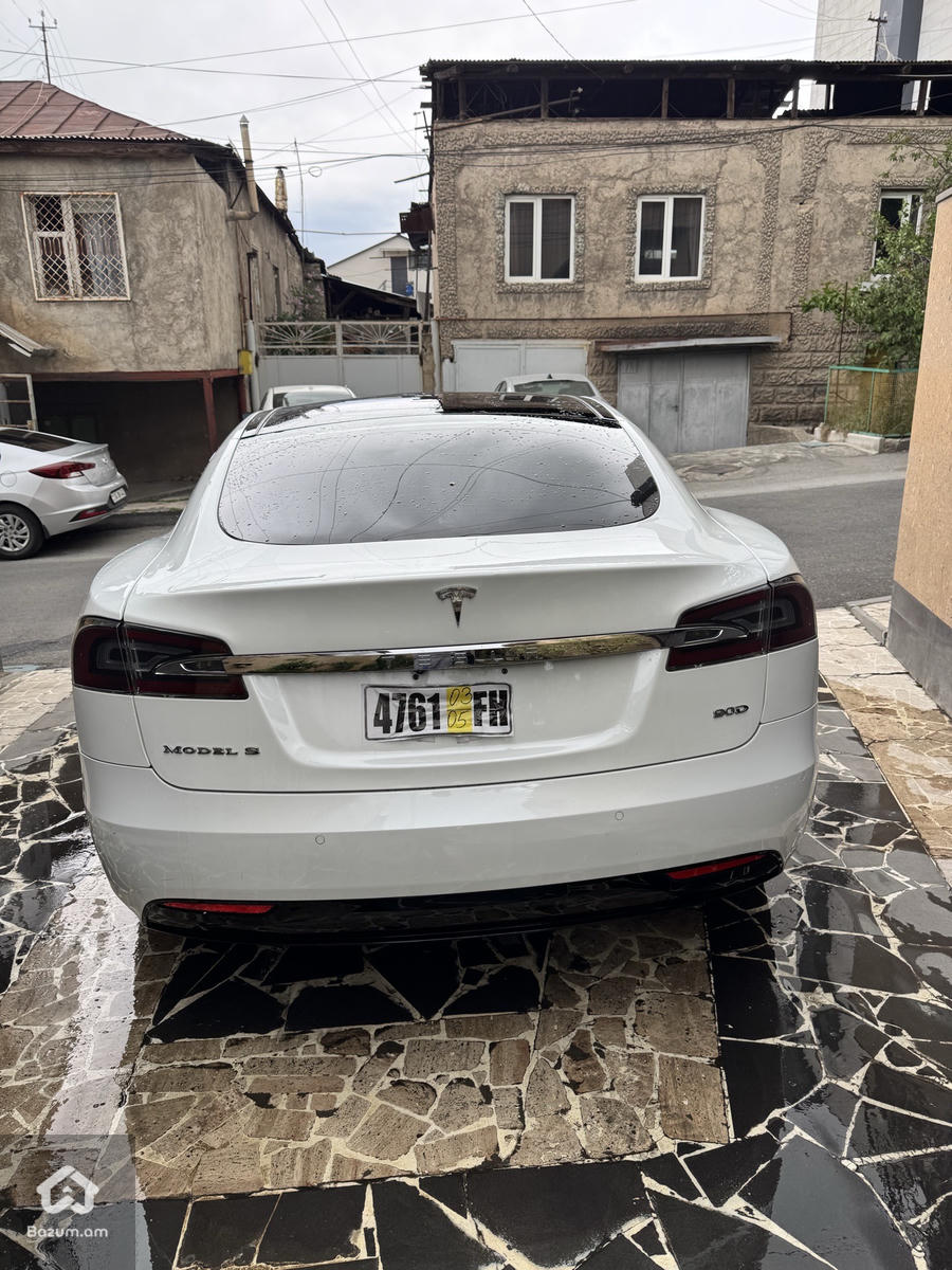 Tesla Model S 90D - image 5