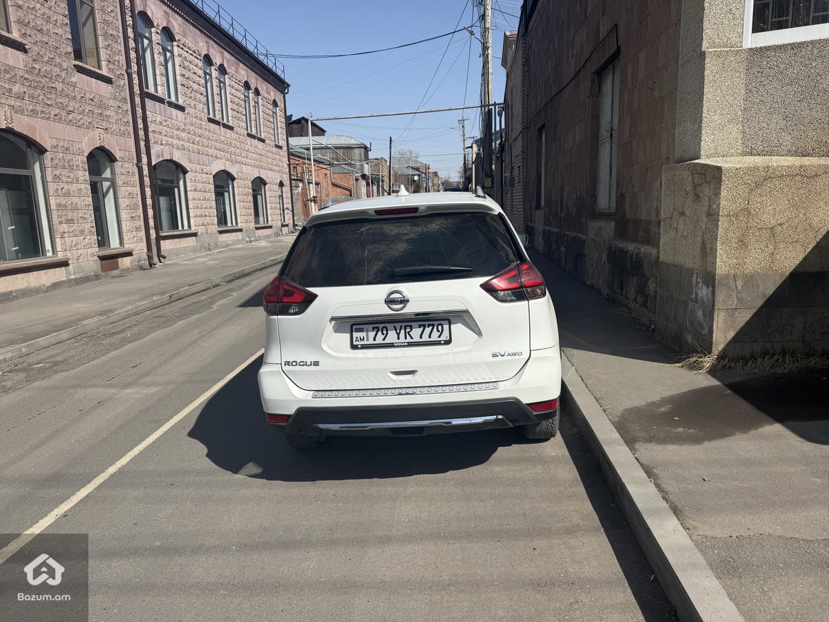 Nissan Rogue  - image 9