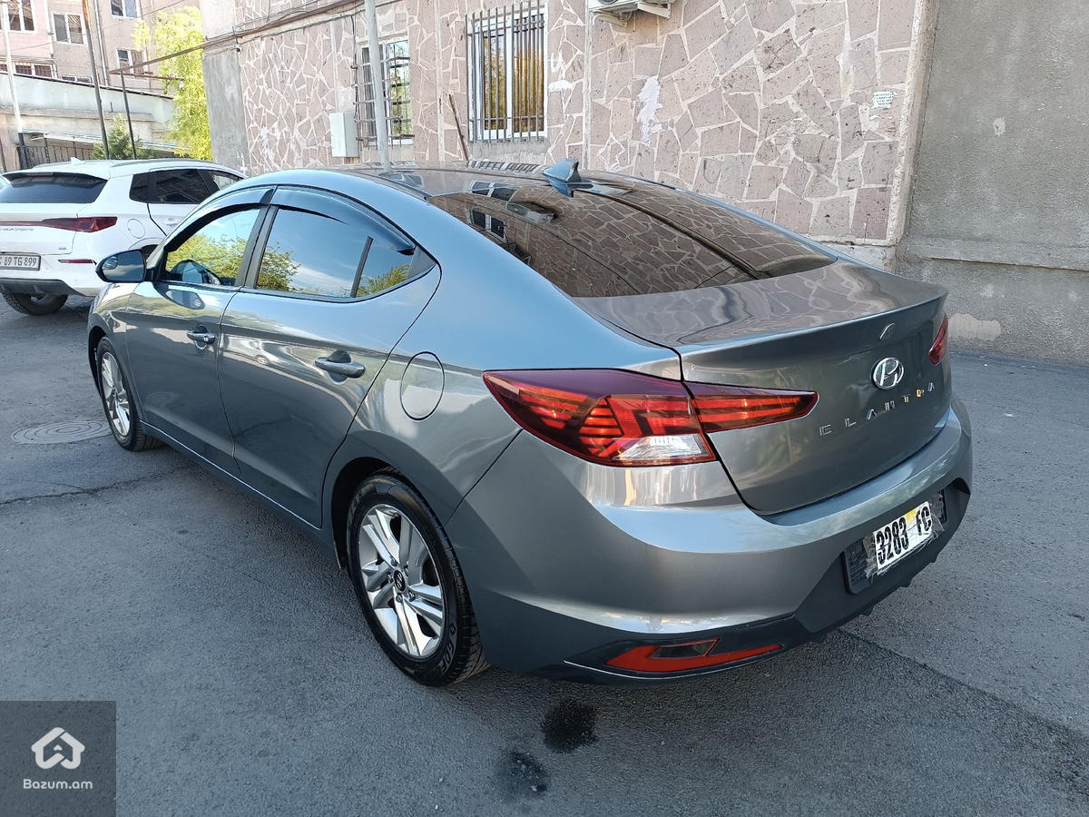 HYUNDAI ELANTRA  - image 2