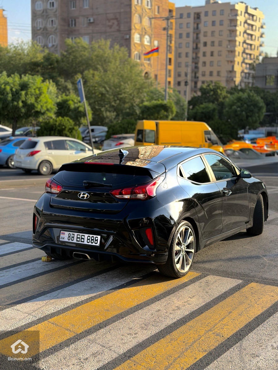 Hyundai Veloster  - image 4