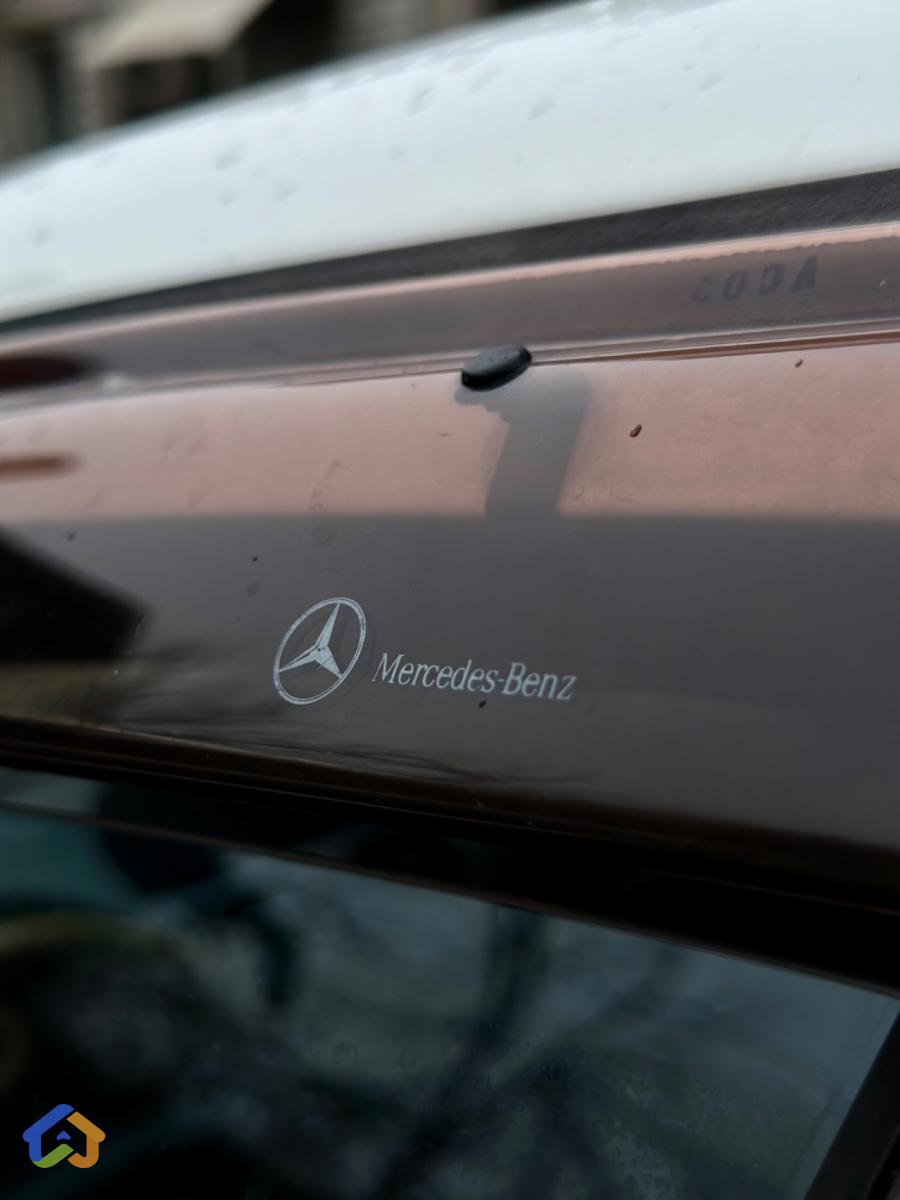 Mercedes Benz - image 11