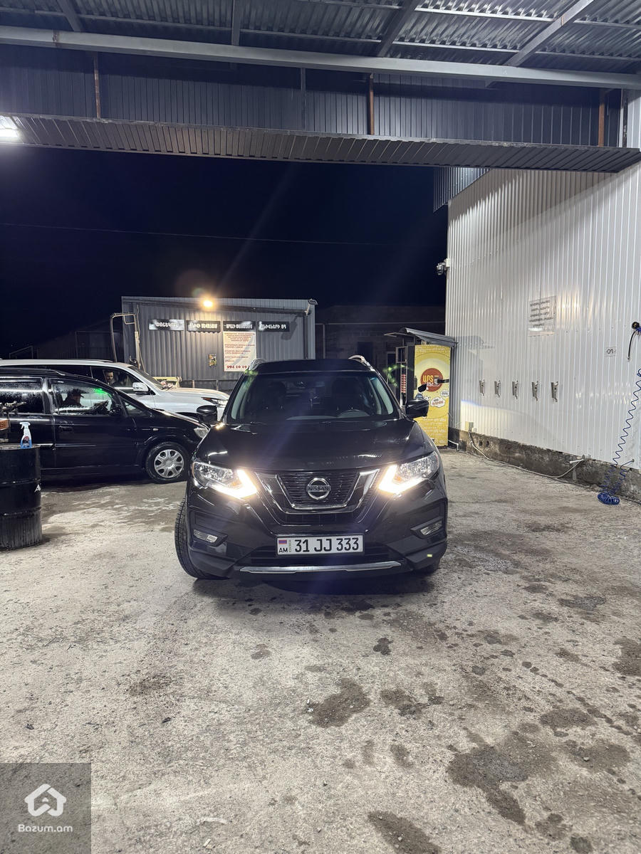 Nissan Rogue - image 3