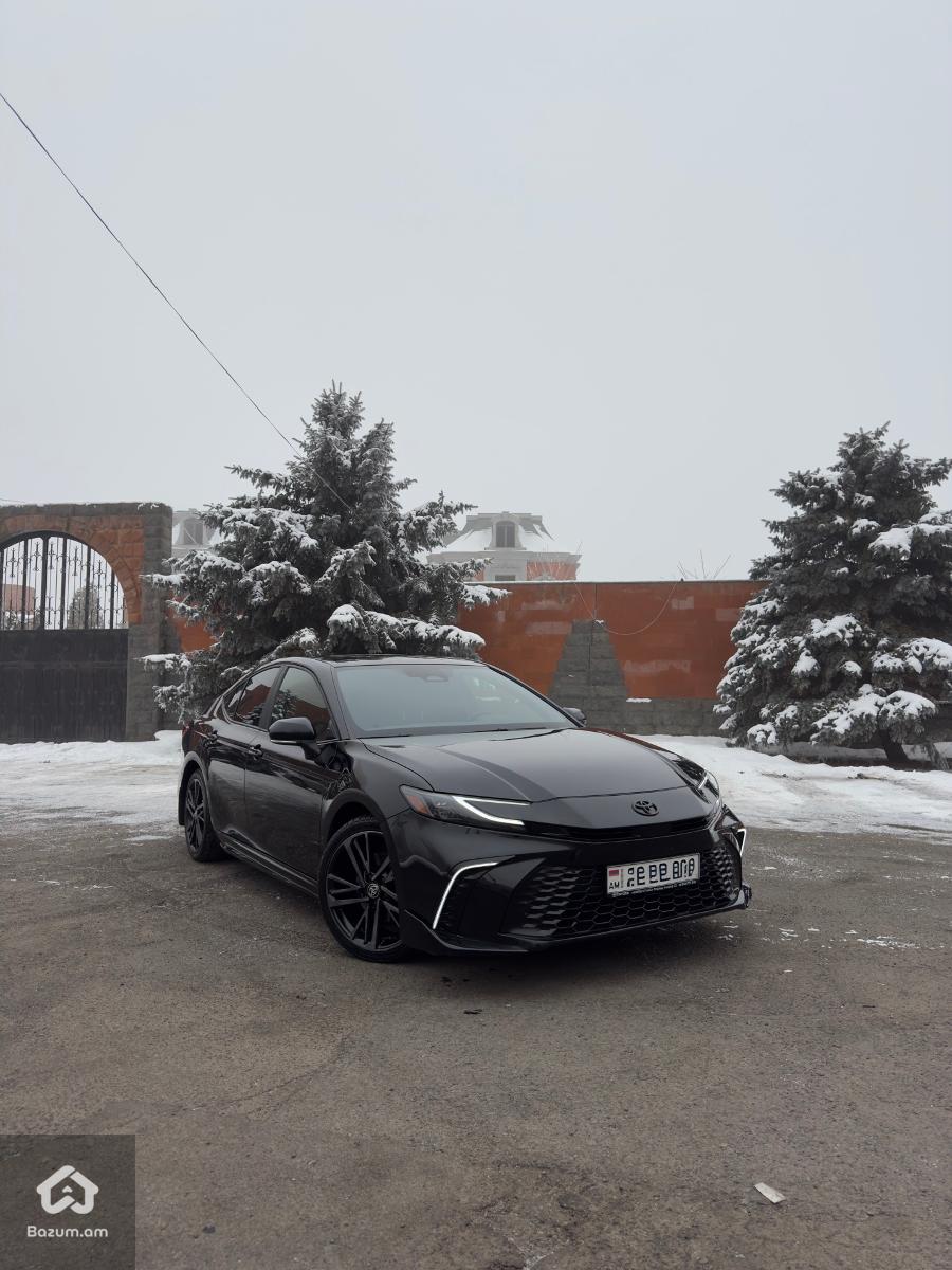 Toyota Camry XSE - image 1