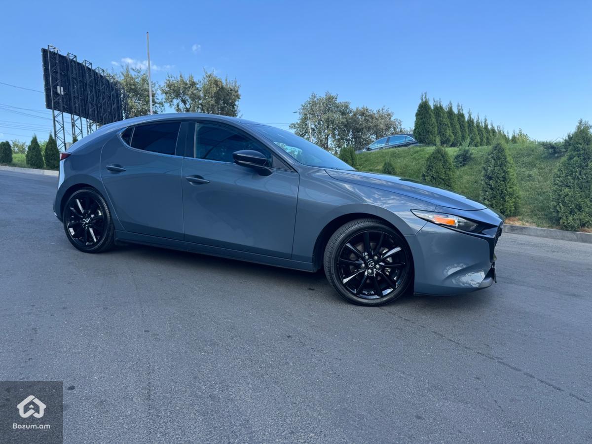 Mazda 3 Carbon Edition 2023 - image 8