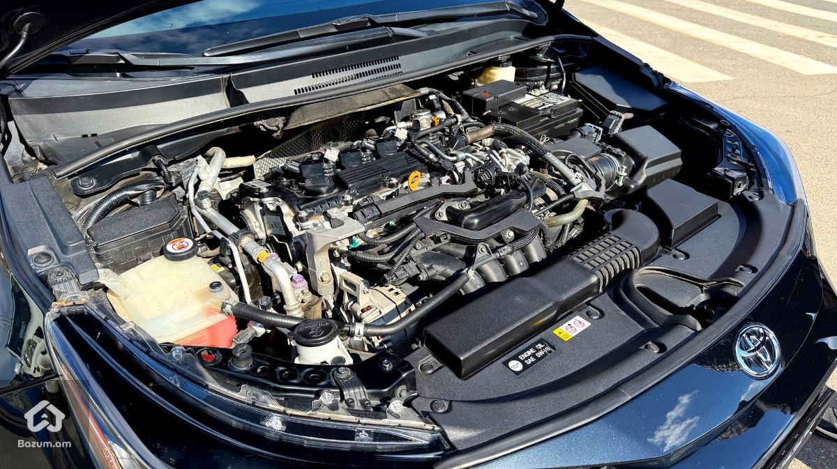 Toyota Corolla SE 2L - image 7