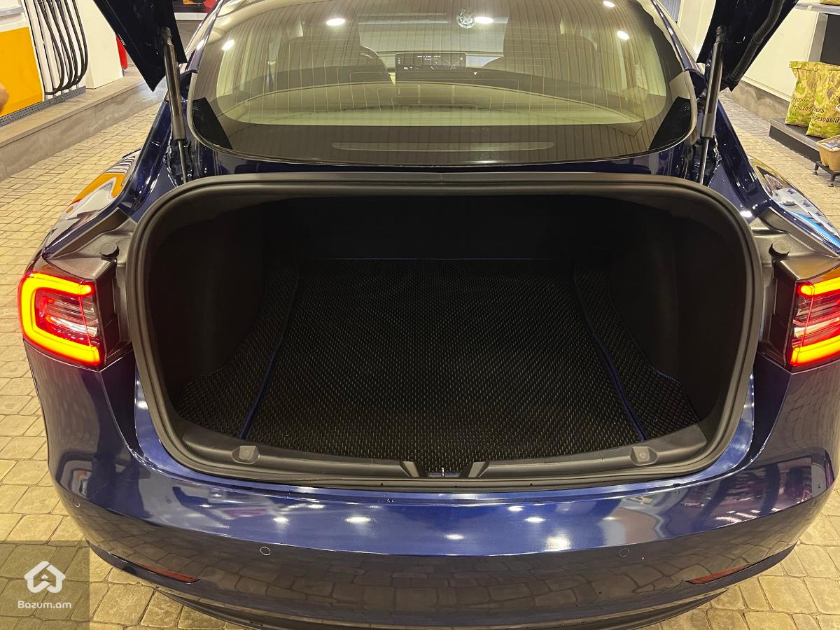 Tesla Model 3 - image 9