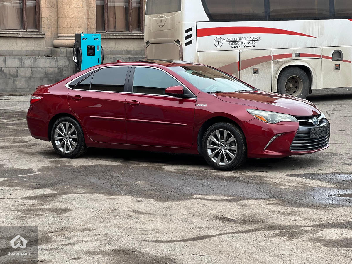 Toyota Camry hybrid - image 5