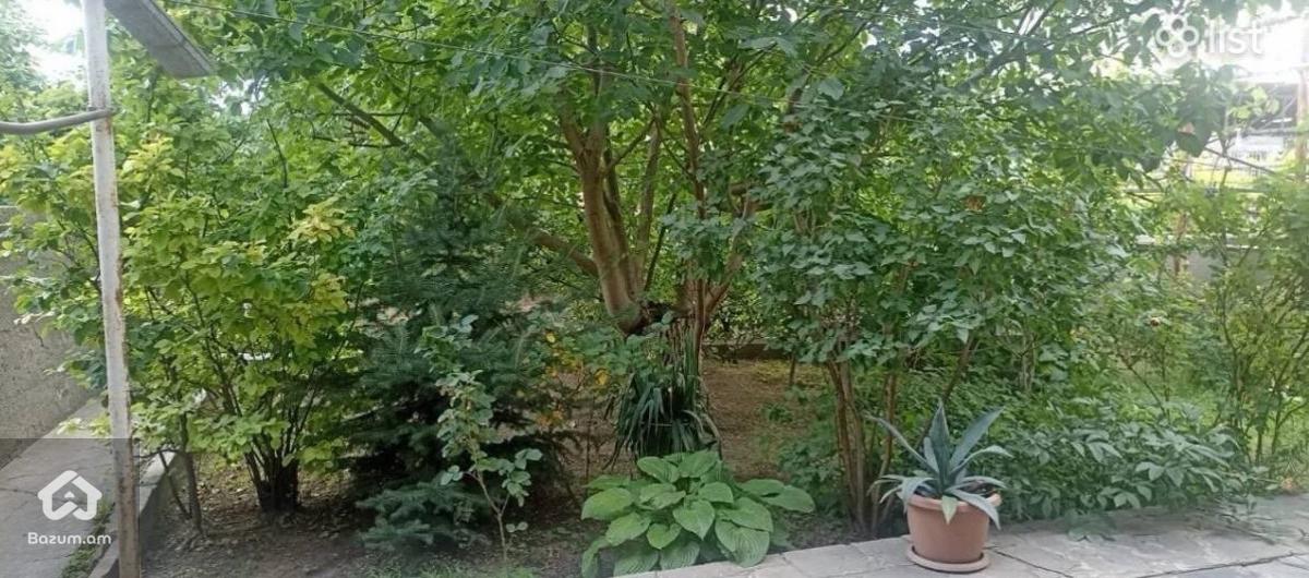 Երկու հարկանի քարե տուն Գրիգոր Զոհրապի փողոցում  - image 23