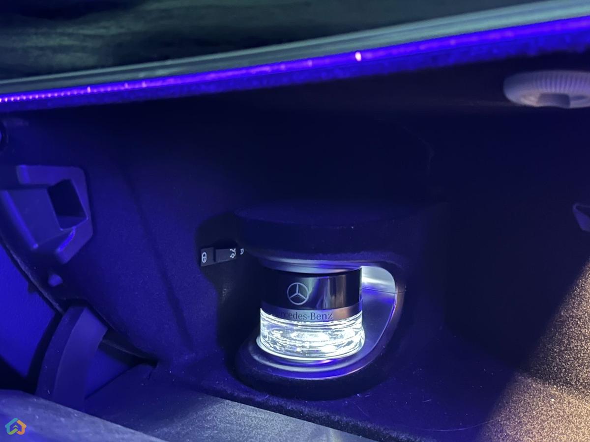 Mercedes E450 - image 11