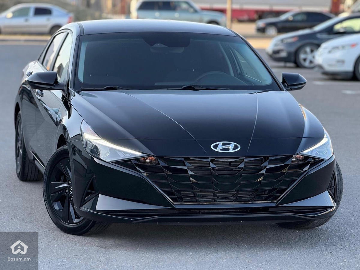Hyundai Elantra - image 12