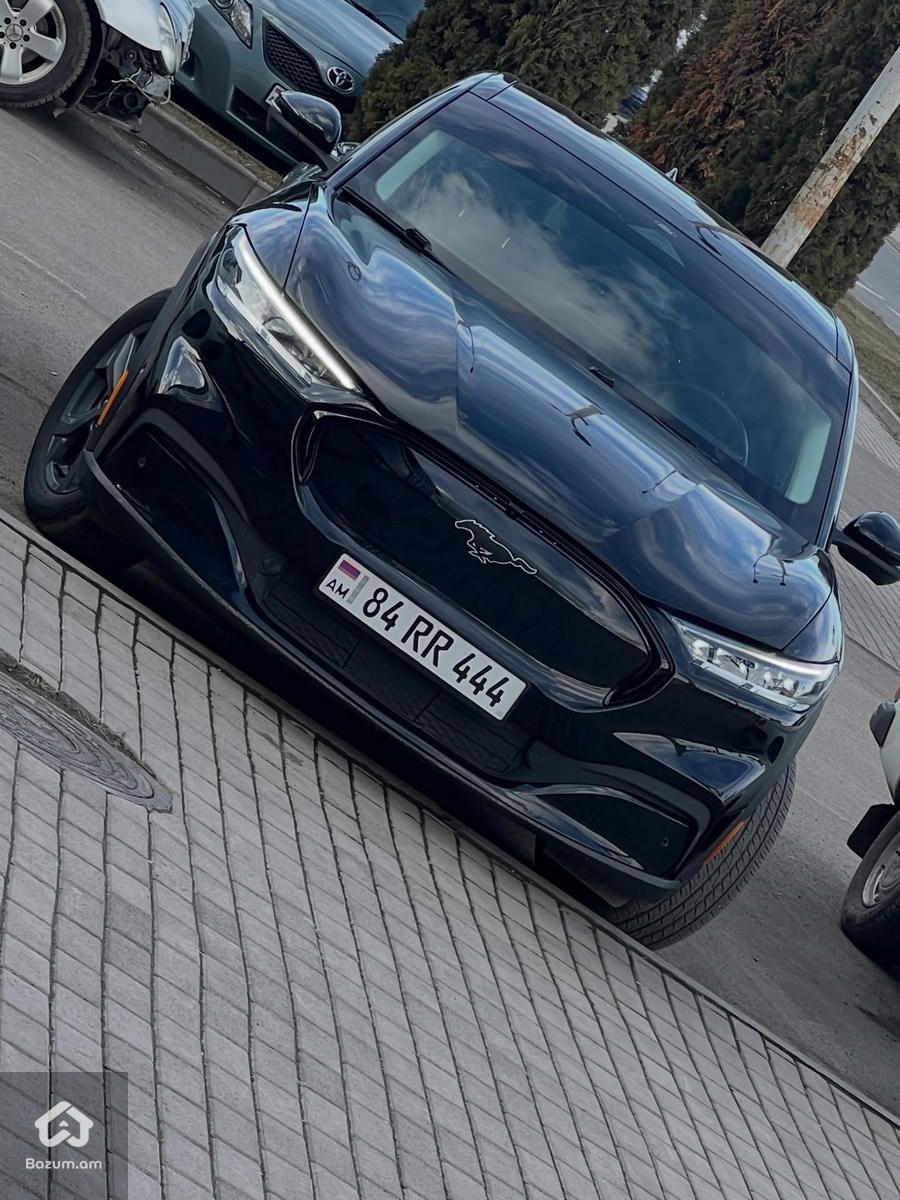 Ford mustang - image 2