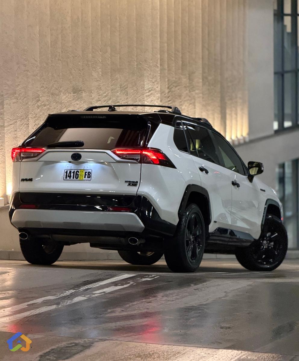 Hybrid Rav4 - image 10