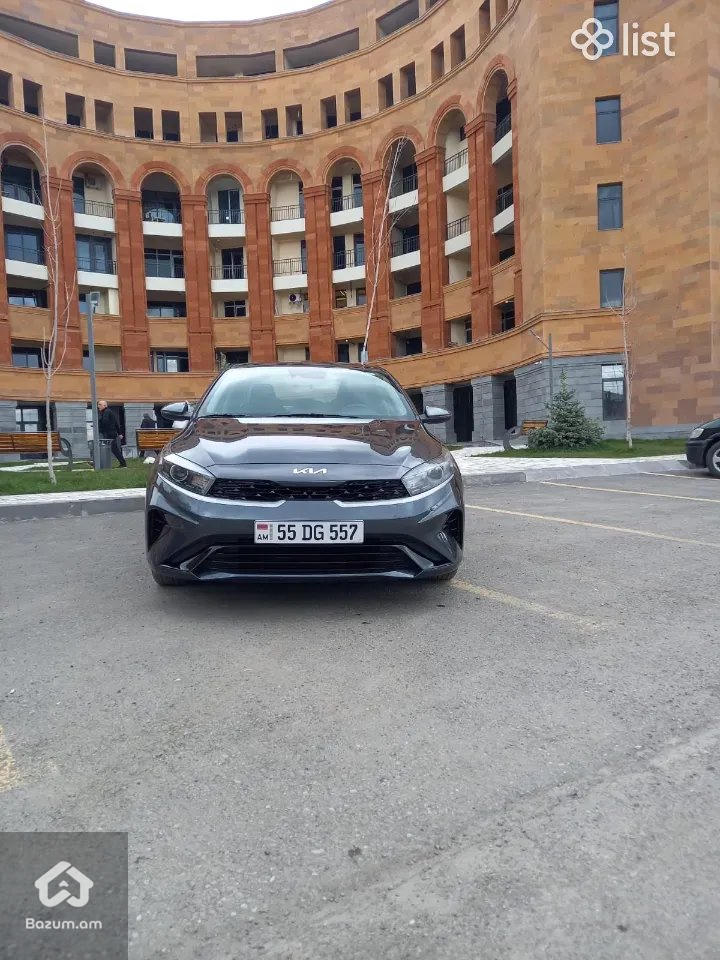 Kia Forte - image 2