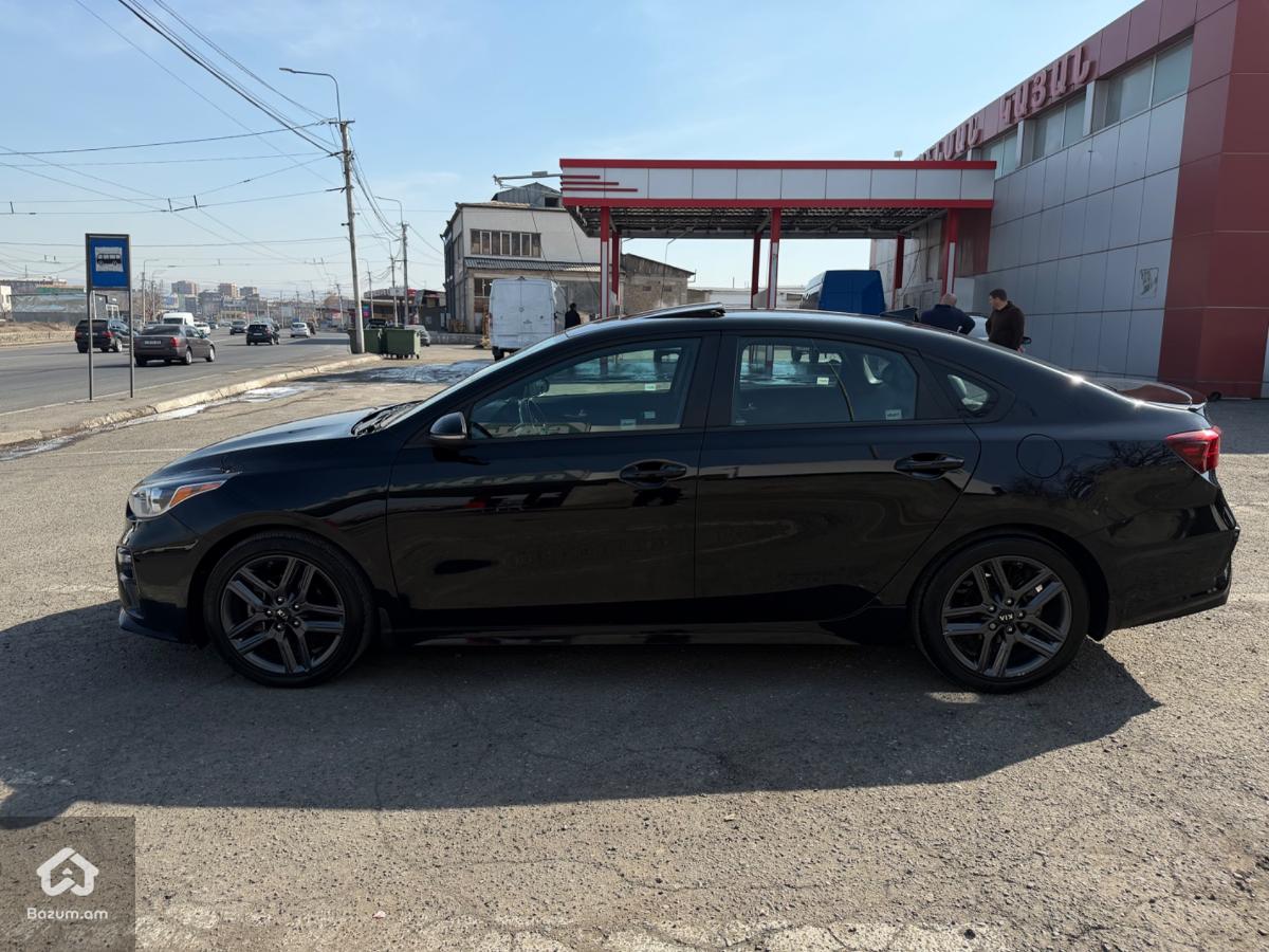 KIA FORTE GT-LINE  - image 24