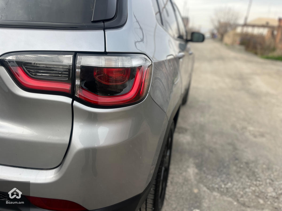 Jeep  COMPASS - image 2