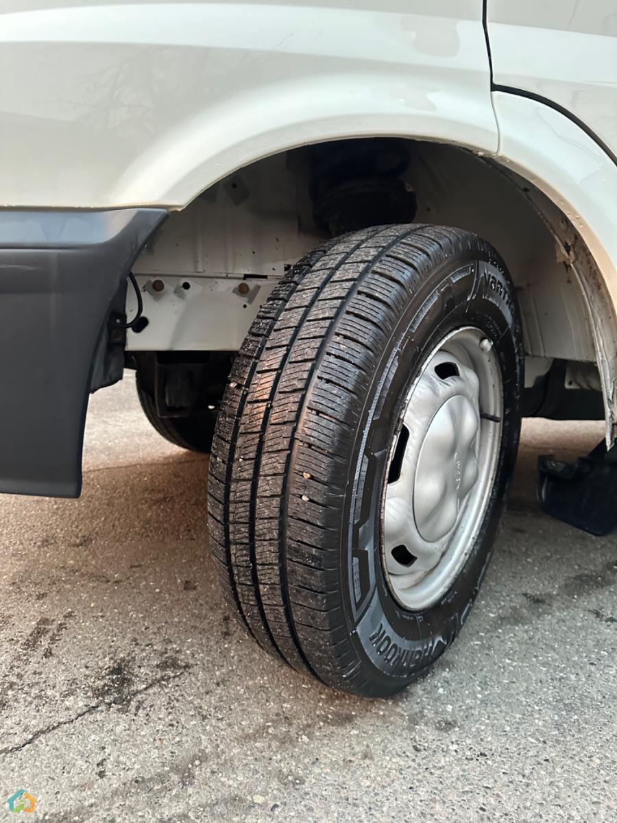 Ford Trazit - image 7