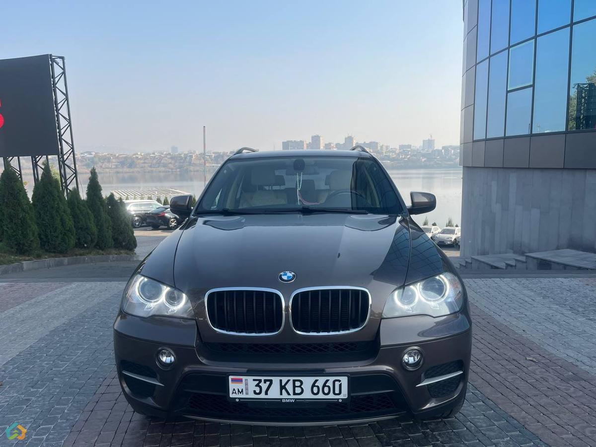BMW X5 - image 1
