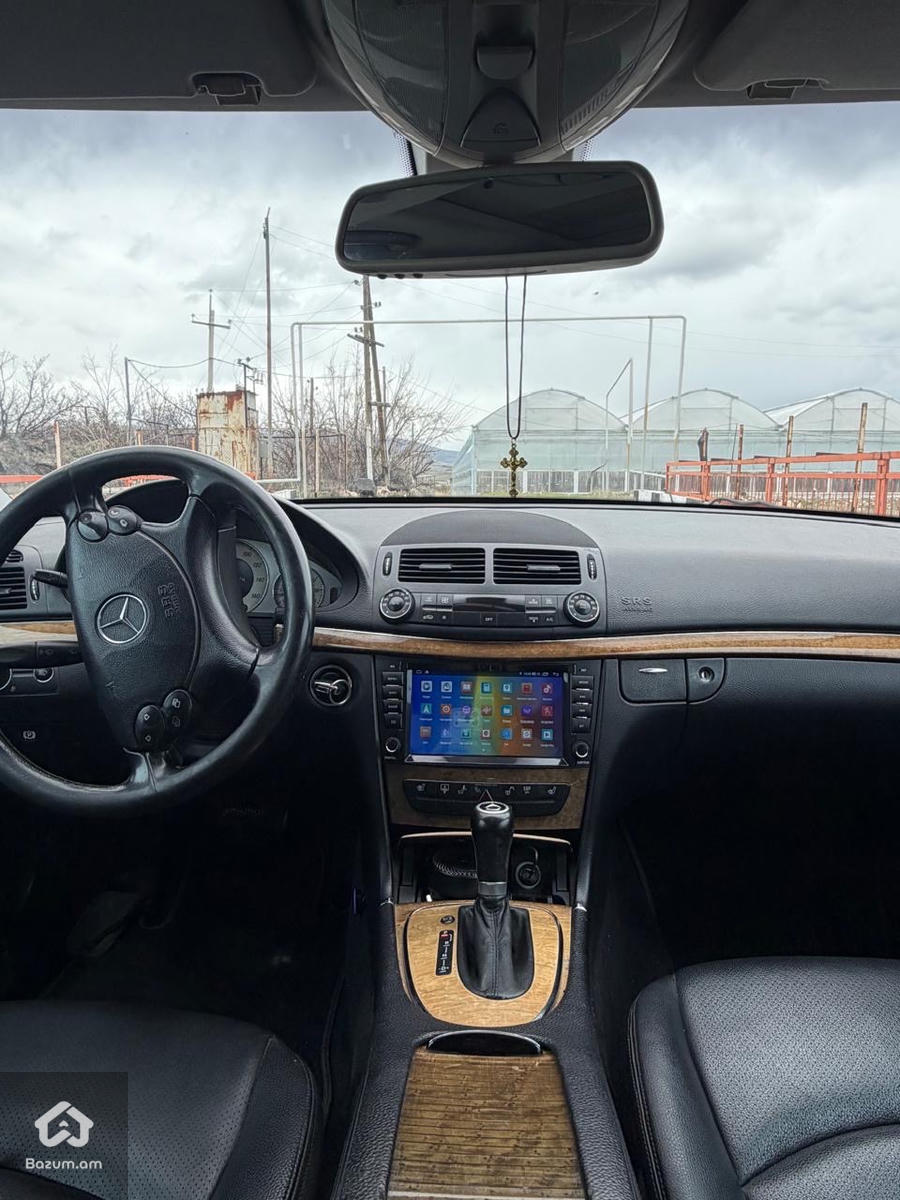 Mercedes Benz  - image 10