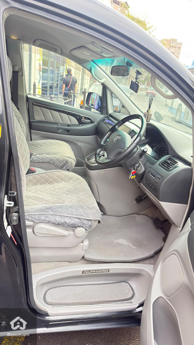 Toyota - image 6