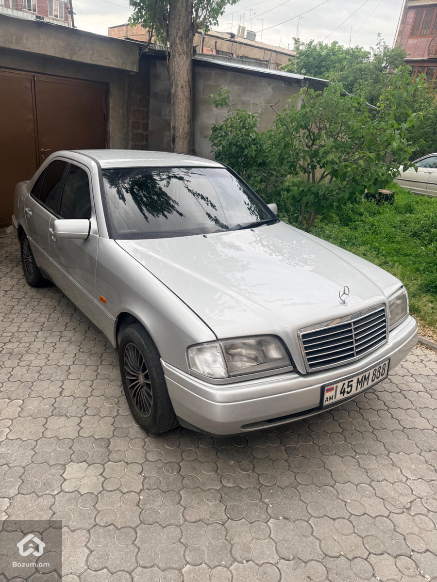 Mercedes Benz - image 3