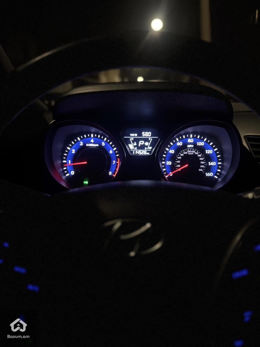 Hyundai Elantra - image 6