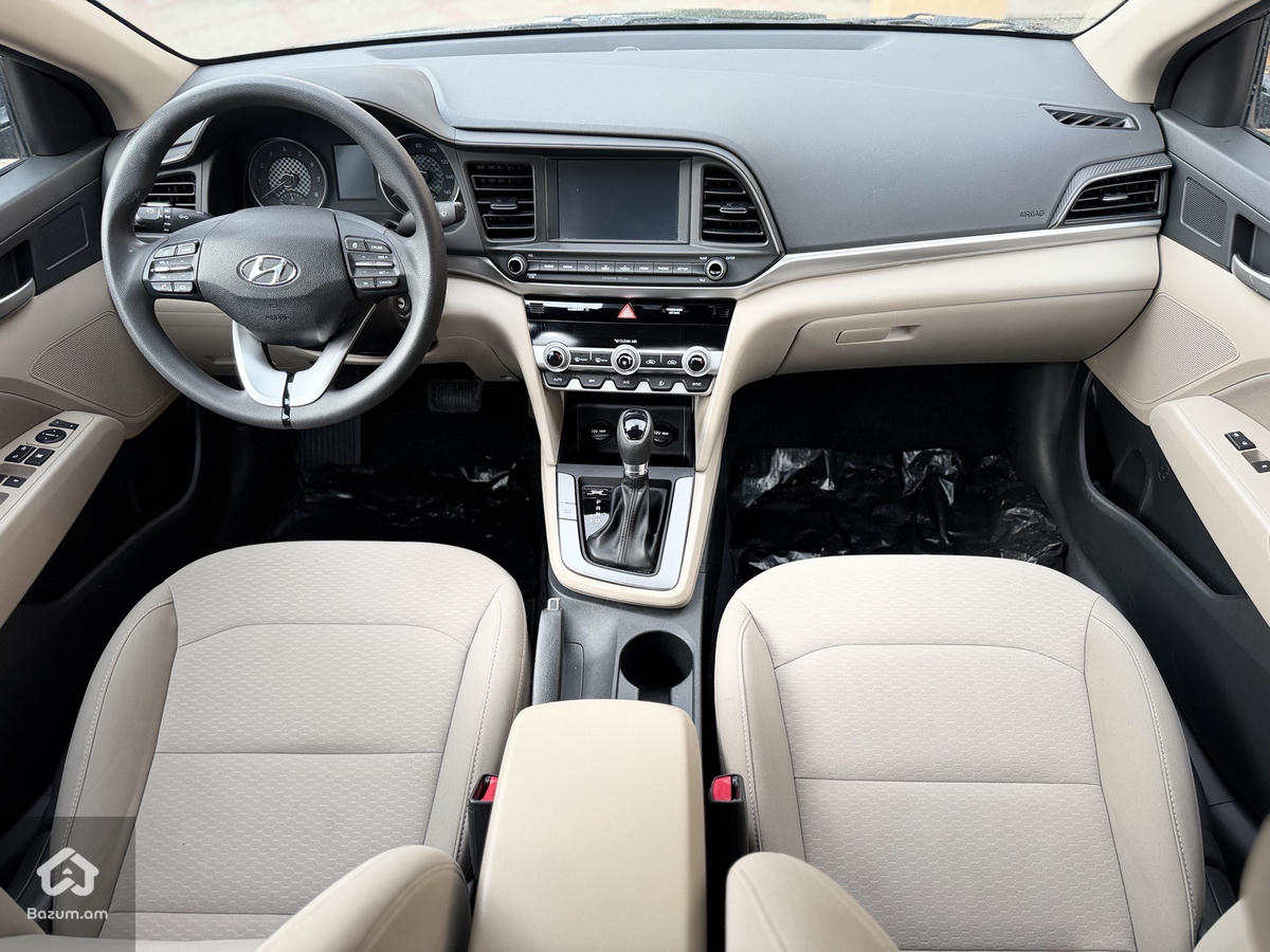 Hyundai Elantra Sel - image 5