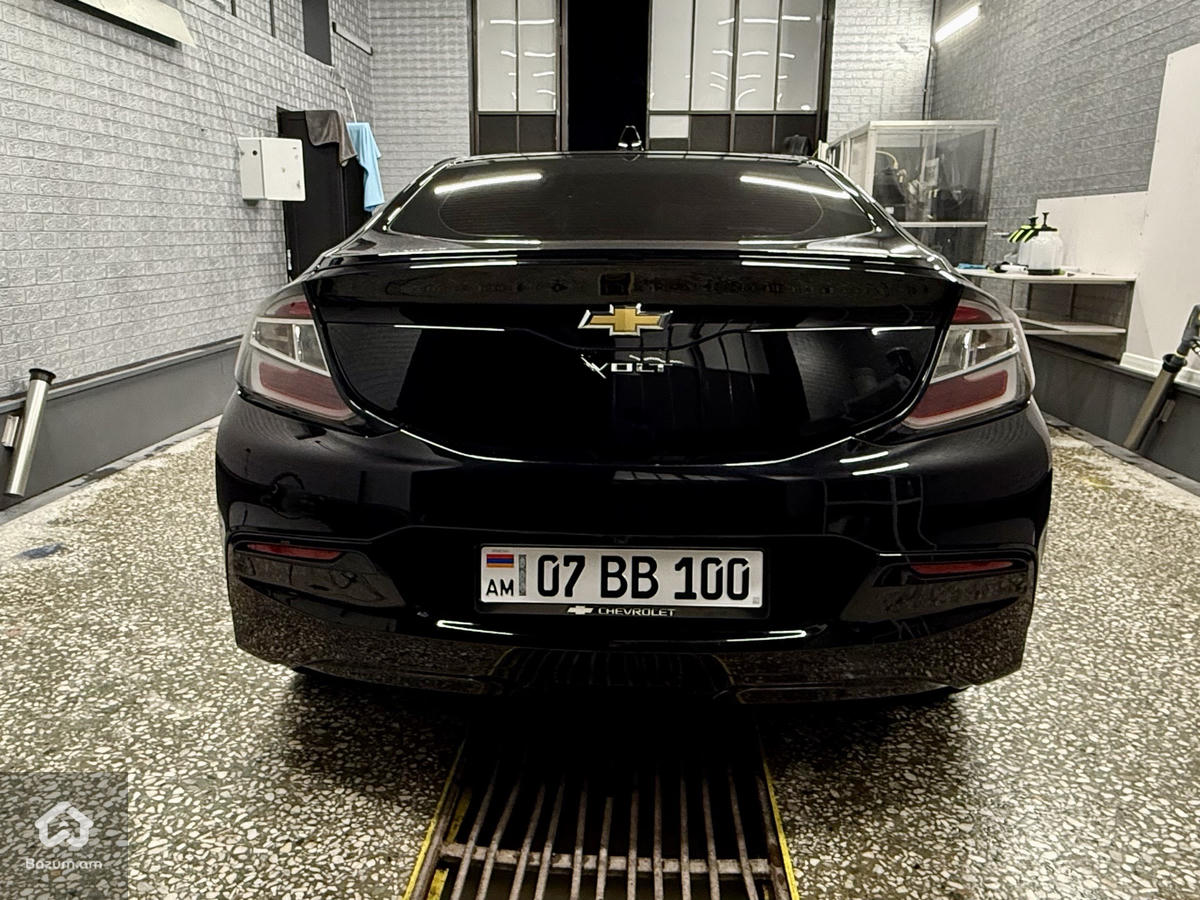 chevrolet Volt 2 - image 6