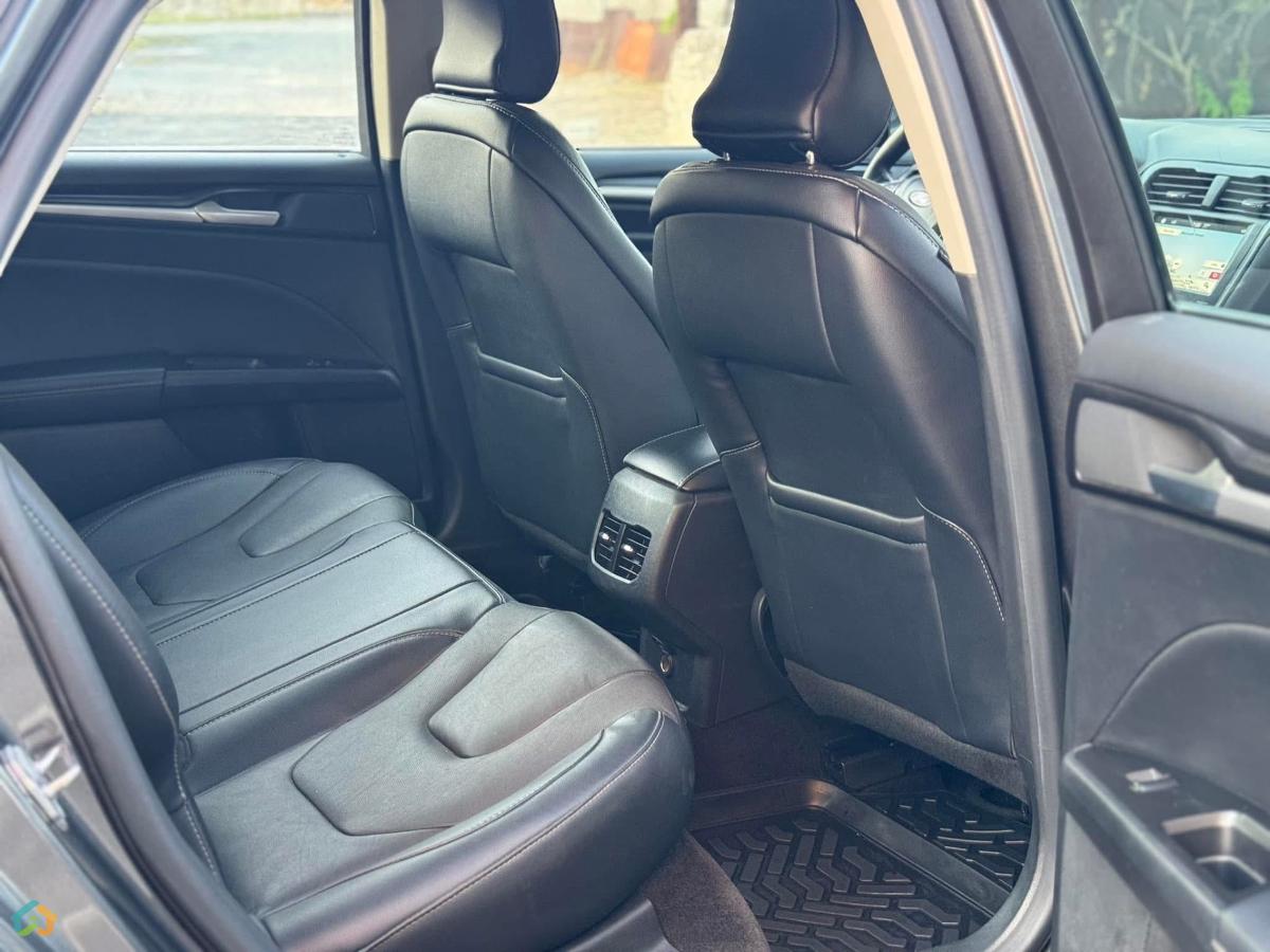 Ford Fusion - image 6