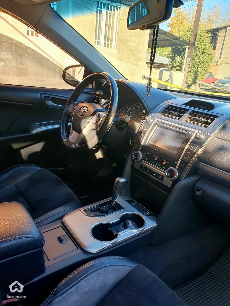 Toyota Camry 2012 SE - image 8