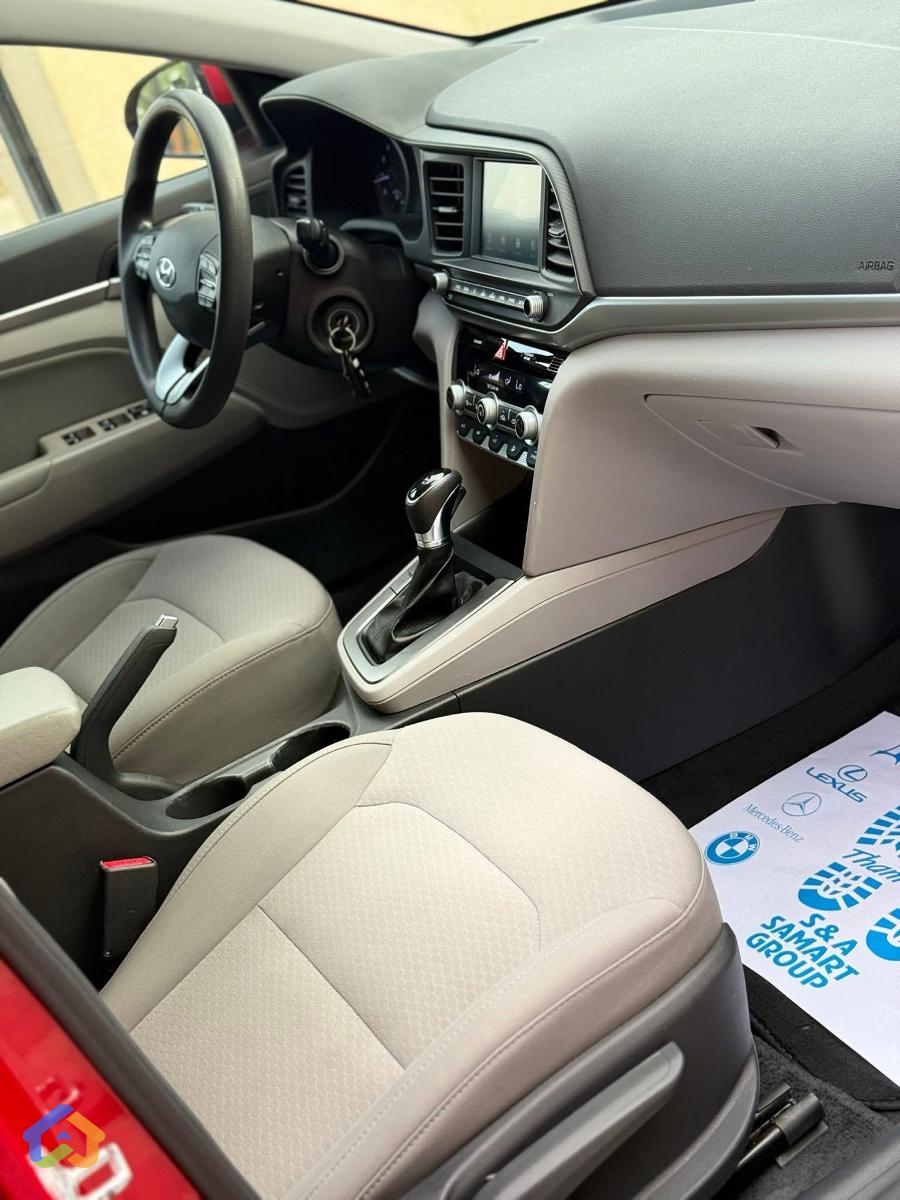 Hyundai Elantra Sel - image 7