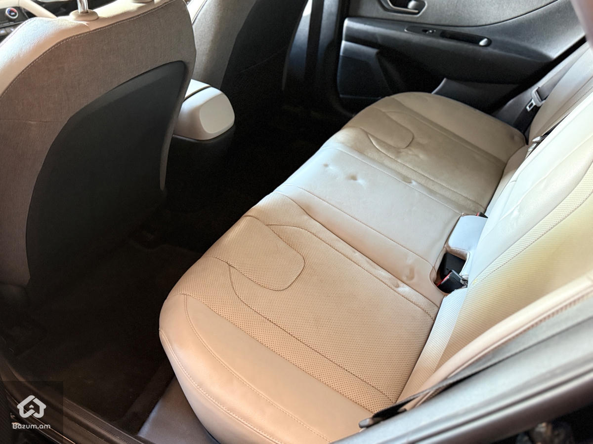 Hyundai Elantra Limited 2021 - image 13