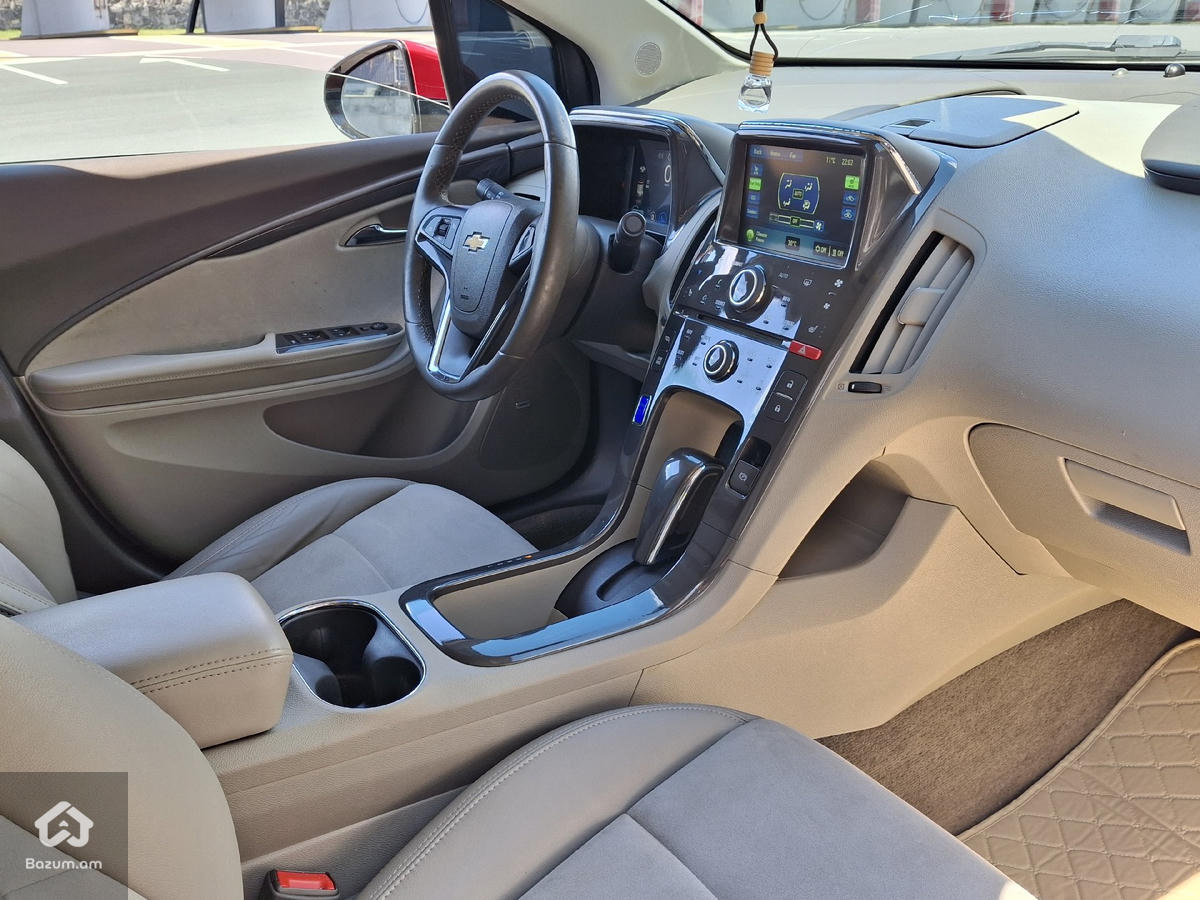 Chevrolet Volt Hybrid 2013tiv - image 7