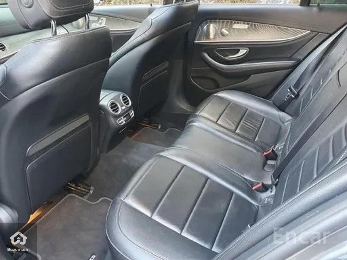 Mercedes Benz E350 AMG Line W213 - image 5