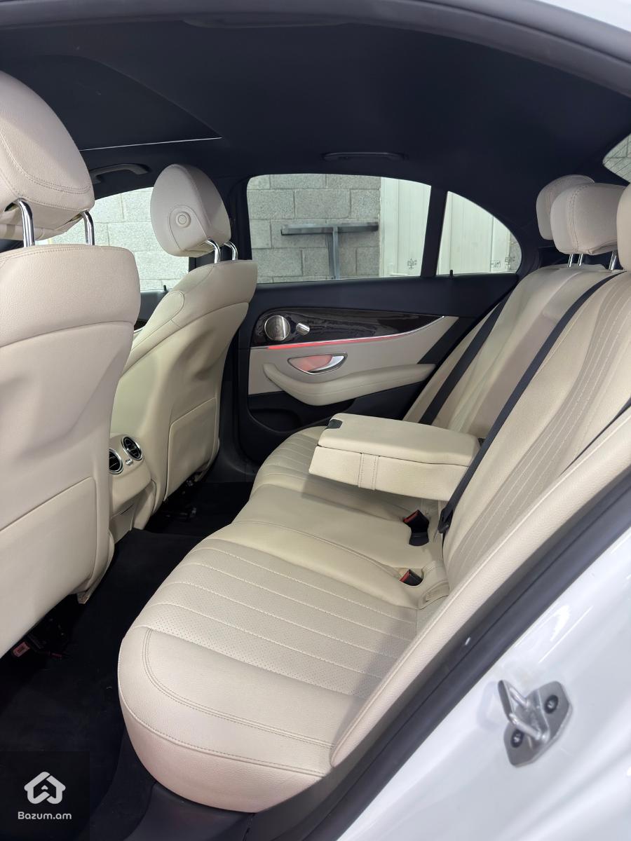 Mercedes Benz - image 9