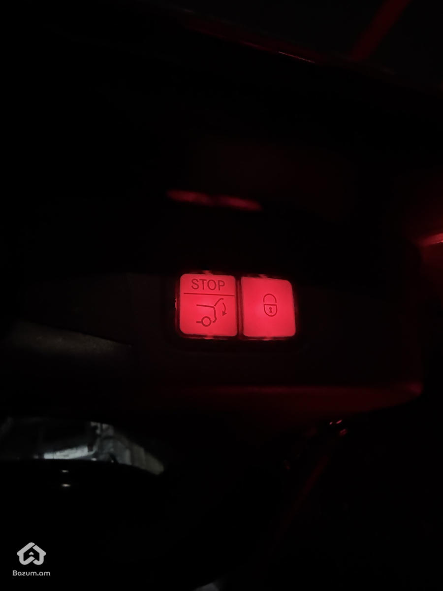 Mercedes Benz GLB250 - image 15