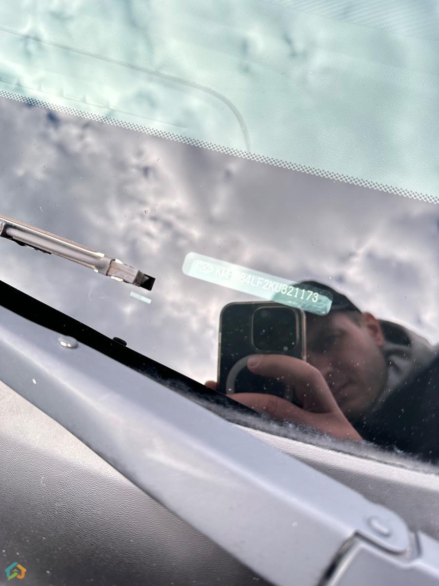 Hyundai Elantra - image 26