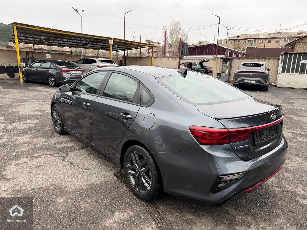 KIA FORTE GT-LINE  - image 21