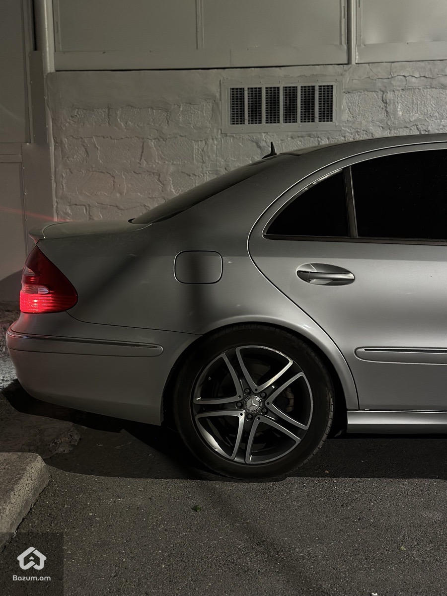 Mercedes-Benz E 240 2004 - image 9