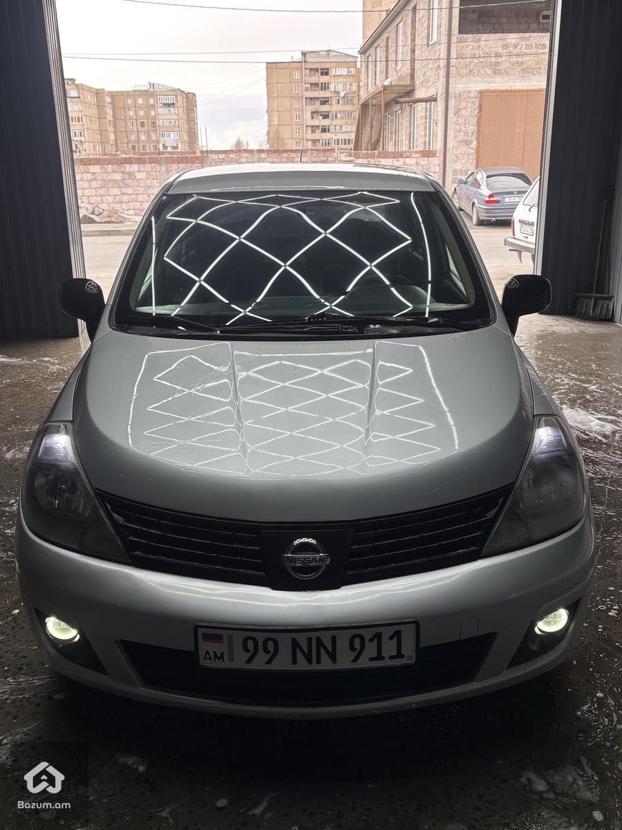 Nissan Versa 2008 - image 2