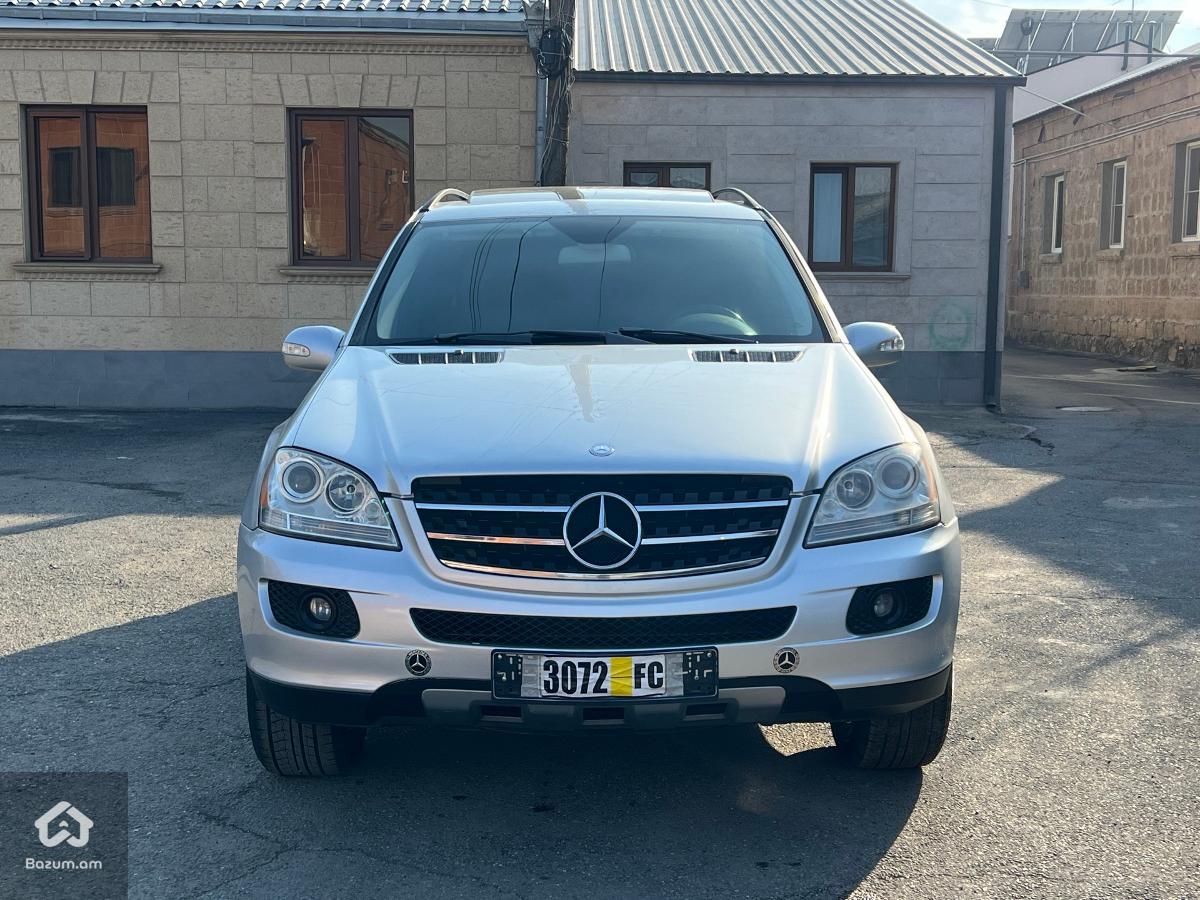 Mercedes-Benz ML350 2007 - image 1