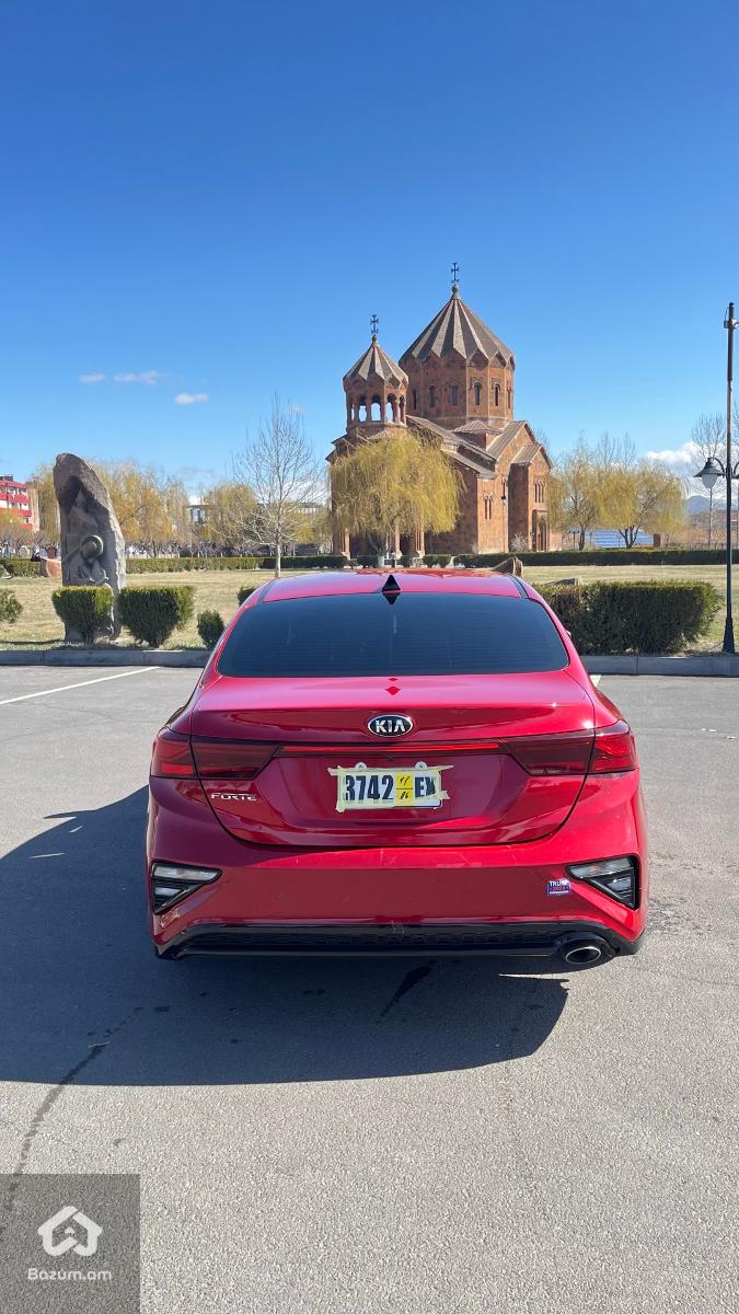 Kia Forte - image 2