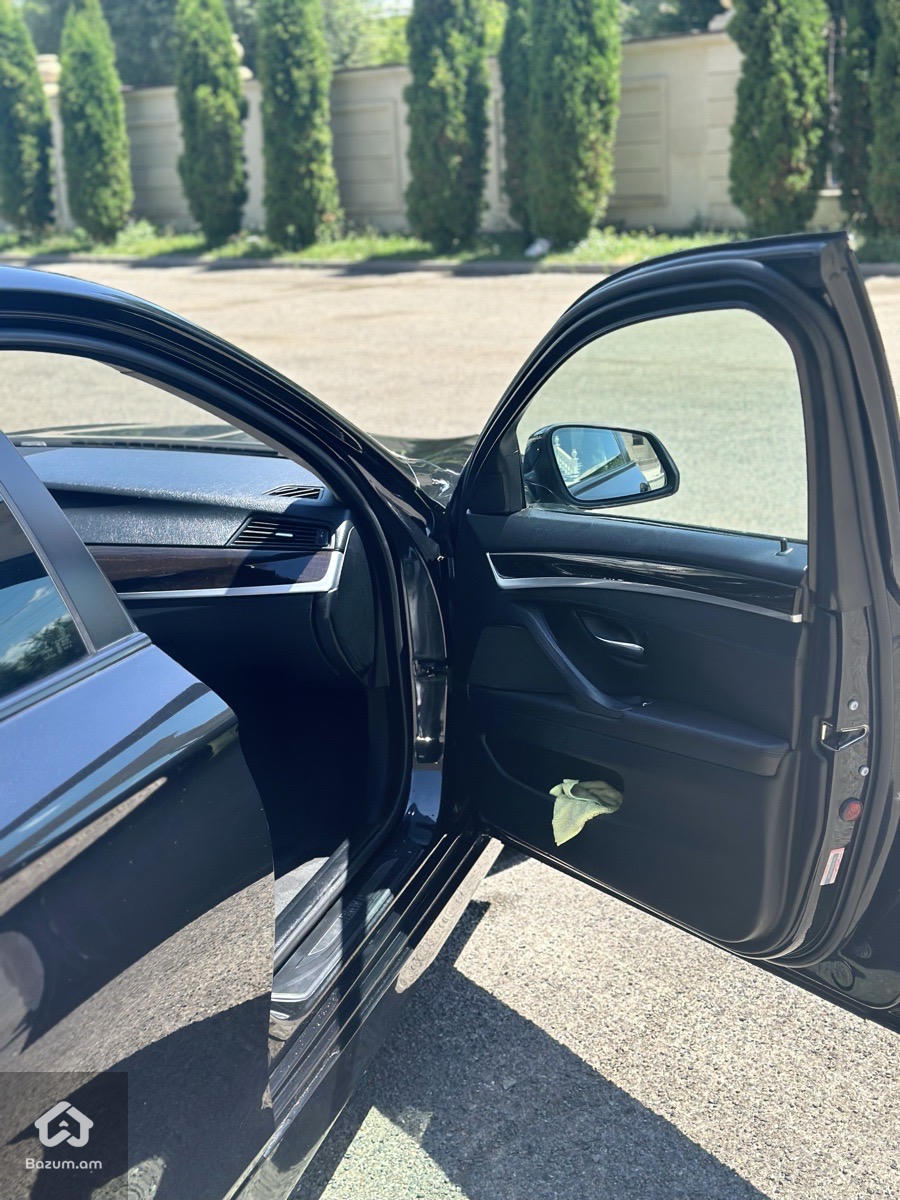BMW 528i - image 9