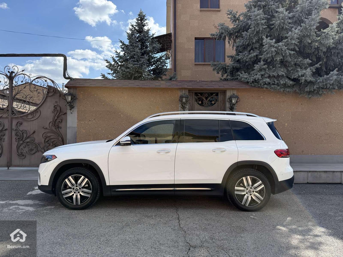 Mercedes Benz EQB 300 Suv - image 4