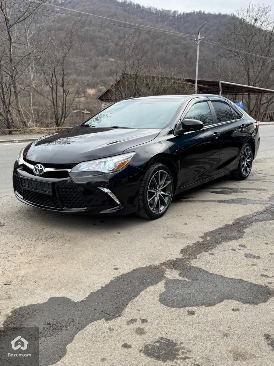 Toyota Camry - image 3